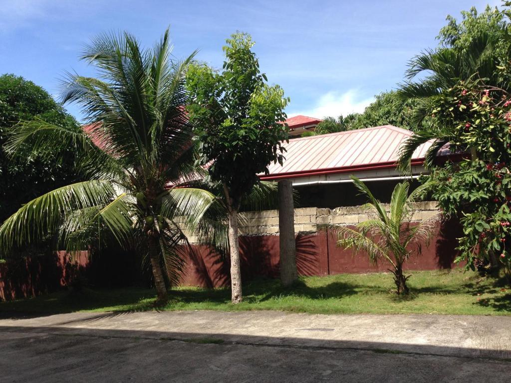 Ladaga Inn & Restaurant Panglao City Exterior foto